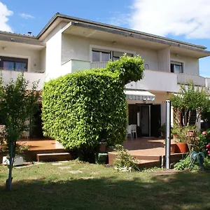https://apartments-dubravka-vrh.primorje-gorskikotar.com
