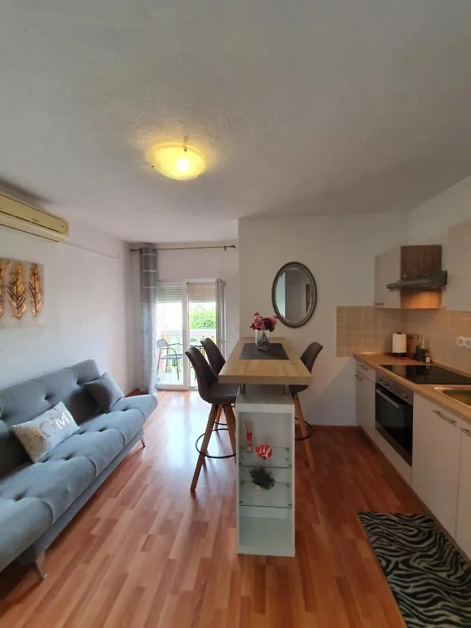 Apartments Petani Zadar 0*,